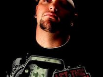 UNEEK MC