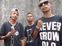 Lhale Debell (G-PLUCK)