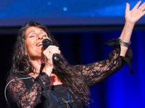 Lisa Shah Singer Songwriter
