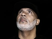 2B A.K.A SERAPHIM BLACK