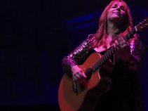 Gretchen Peters