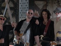 Marie Martens & the Messarounds