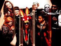Walter Sickert & The ARmy of BRoken Toys