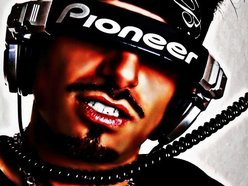 WOLV4TRON™