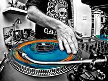 DJ Toxic Wave (Official)