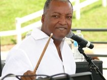 Cedric Givens/N-Groove