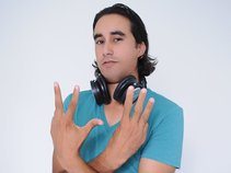 DJ Kross Well