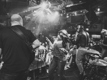 Ayo Dot & The Uppercuts