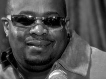 Desmond Lewis