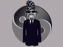 Tjänsteman & Trötte Theodor