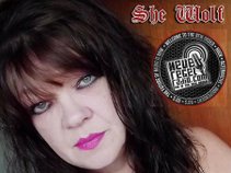 SHE WOLF UNSIGNED Neue Regel Radio
