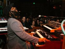 DLO3 (Delvon Lamarr Organ Trio)
