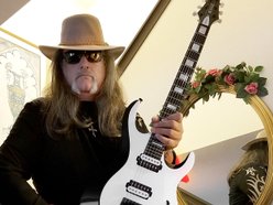 Guitarist Trevor Reed