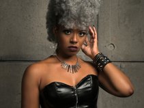 Élishia Sharie