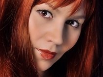 Zita Tatrai      Soprano