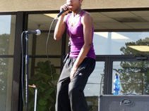 Elle Es