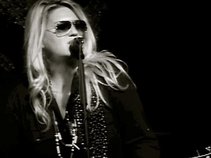 CHELLE ROSE
