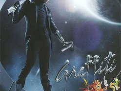Chris Brown - Graffiti