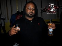 DJ THR33