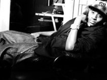 Durty Kash aka Mr. K A money sign $