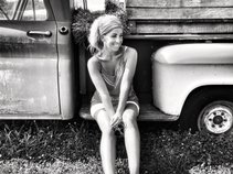 Sandi Joy