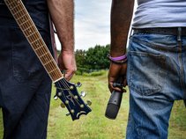 Both Sidez of the Fence