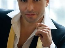 Levente Egry Official