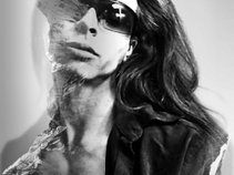 Levi Young (Akesha Star)