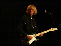 Demian Bell & The Maypole Blues Band
