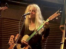 REB YEN - Songwriter