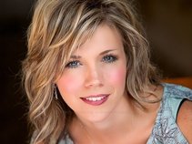 Wendy Crowe
