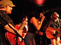 Nicki Bluhm & The Gramblers