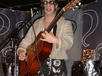 JohNNy SiZZle