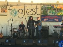 The Carmen Ratti Band featuring Jill Dineen
