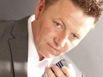 Gavin Newman The Voice of Swing