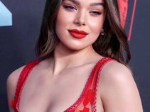 Hailee Steinfeld