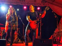 Gaby Oshiro + Redneck Samurai Band.