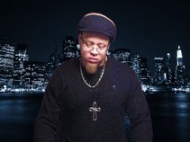 Robert Junior(Red Bwoy)