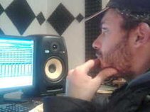 Dave ElectronicMusicProducer