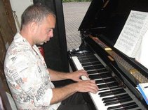 Barney Musician