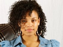 Shara Janelle
