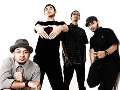Bondan Prakoso & Fade 2 black
