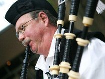 TheReelpiper:  Bagpiper Robert Mitchell