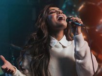 olivia sings