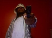YOUNG | WORLD | DINERO