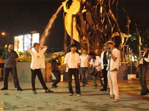 Lembayung and friends