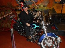 Kris Davis Country / Singer / Songwriter