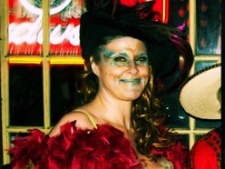 Toni St. Alexisz
