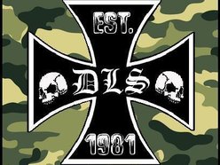 ✠DANIEL SIMMONS✠