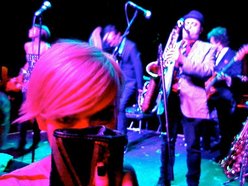 HollywoodYouthquaker